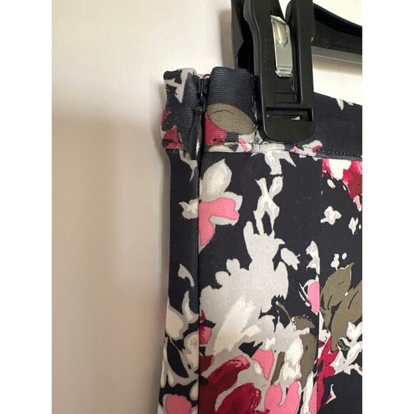 Abercrombie & Fitch🌿Floral Skater Mini Skirt Navy Pink White Size L Fit & Flare - Picture 6 of 10